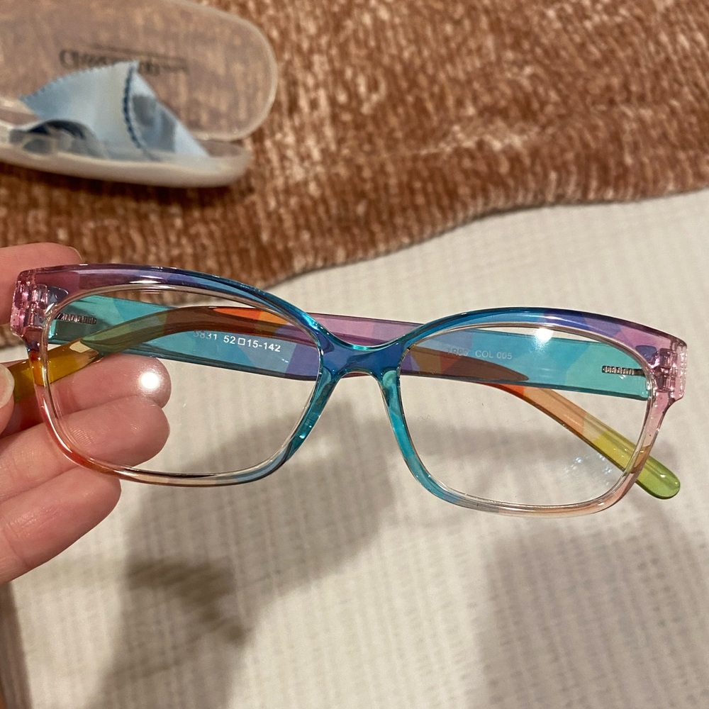 Pretty frame, never worn.